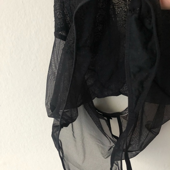 Victoria’s Secret V Wire Lace Teddy Thong Bodysuit in Black M - Picture 6 of 13